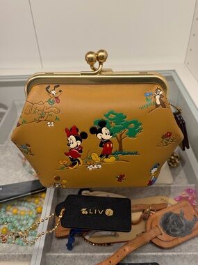 Coach x Disney Mickey & Friends Kiss Lock Crossbody with Chain NWT